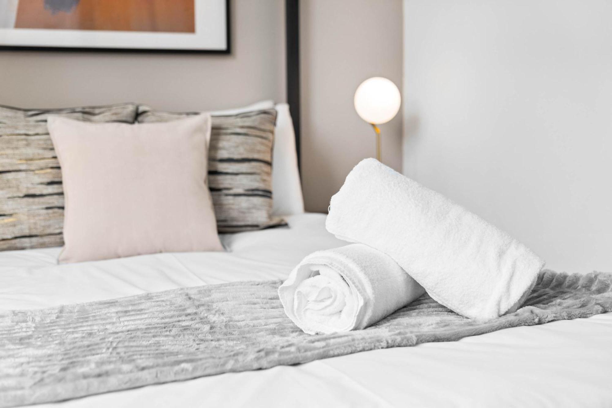 Luxury Apartment - Wifi - Smart Tv - Near City Centre - 2Mr برمنغهام الغرفة الصورة