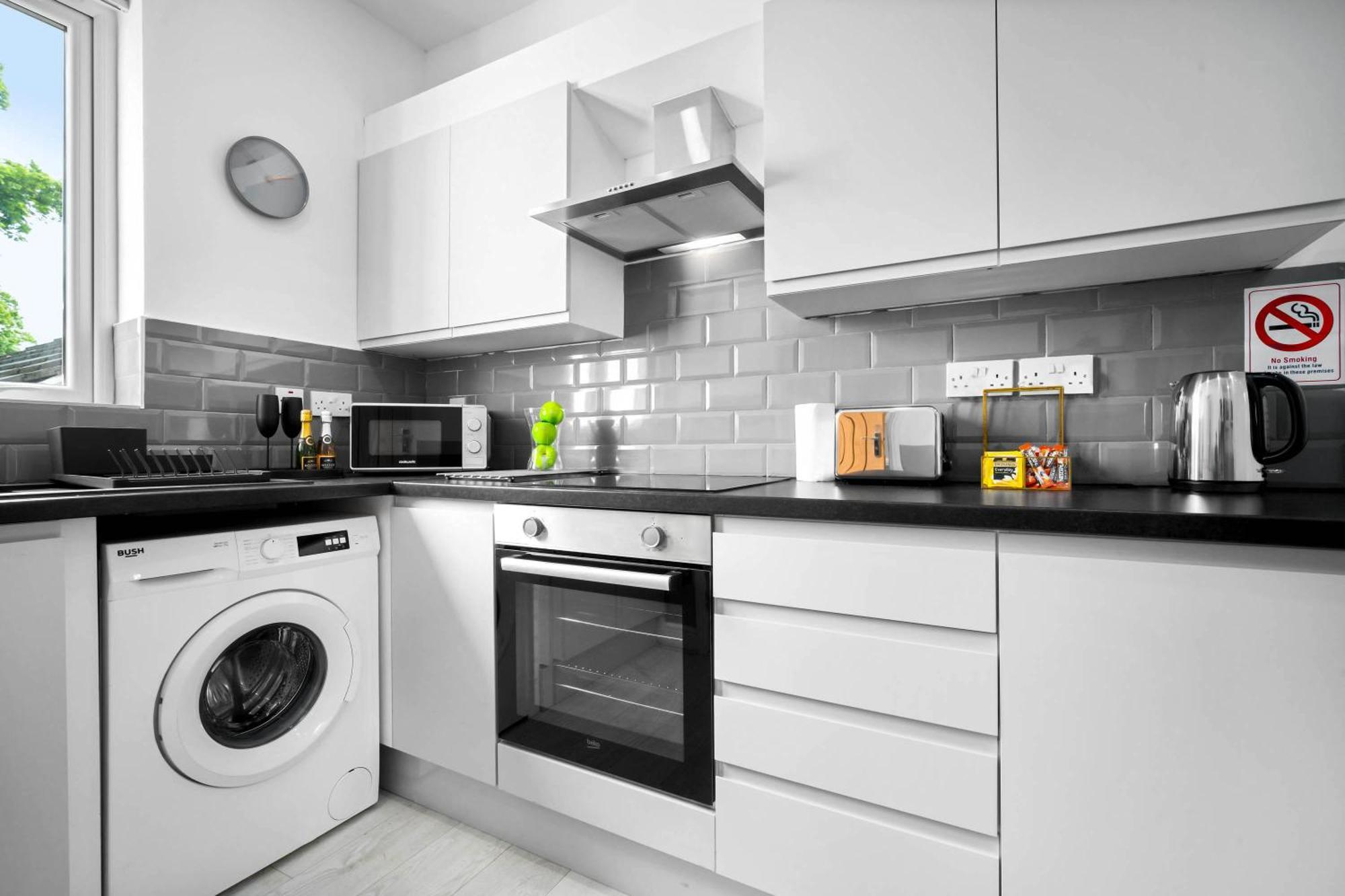 Luxury Apartment - Wifi - Smart Tv - Near City Centre - 2Mr برمنغهام الغرفة الصورة
