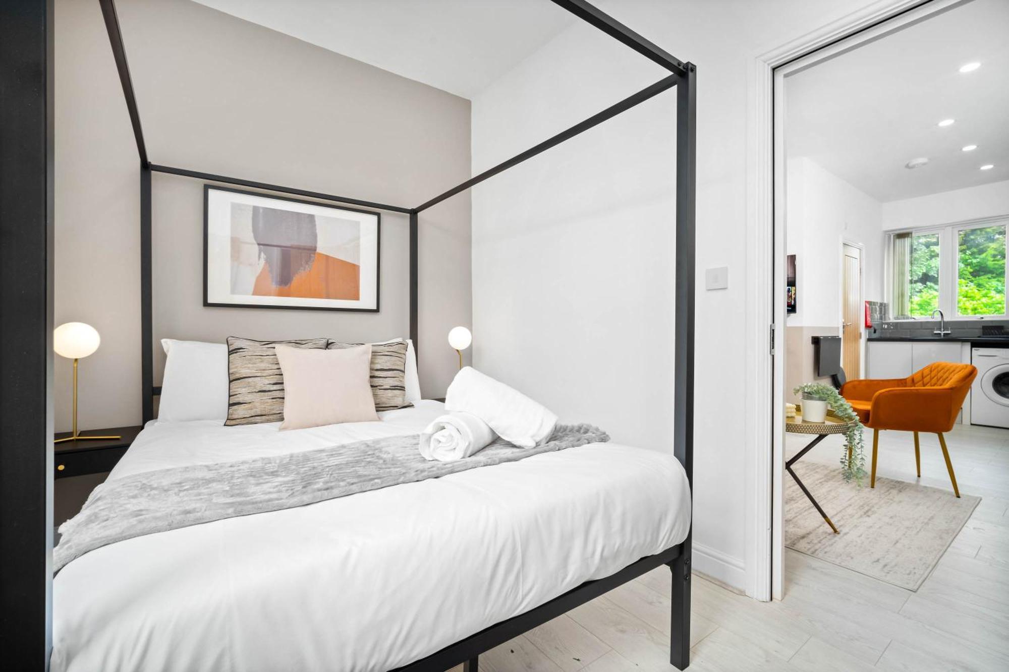Luxury Apartment - Wifi - Smart Tv - Near City Centre - 2Mr برمنغهام الغرفة الصورة